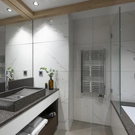 Mgm & Residences - Manaka Appart hôtel 5*