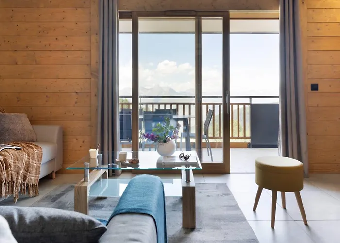 Mgm & Residences - Manaka Aparthotel 5*